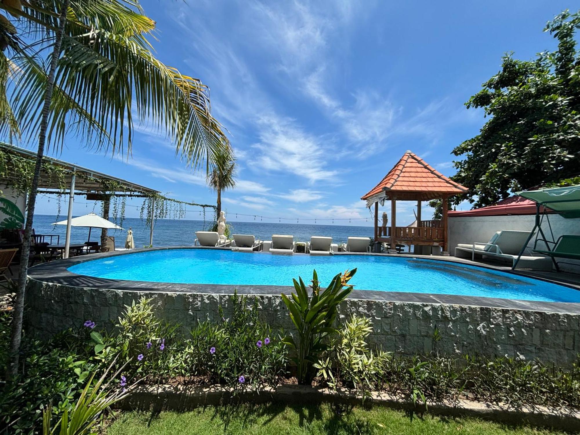 Bahari Beach Amed Bagian luar foto