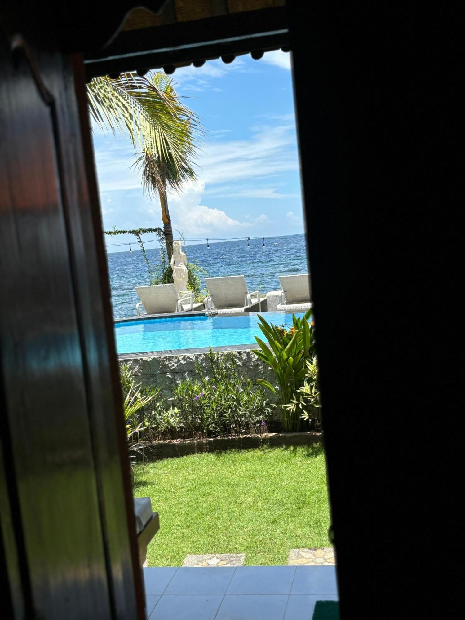 Bahari Beach Amed Bagian luar foto